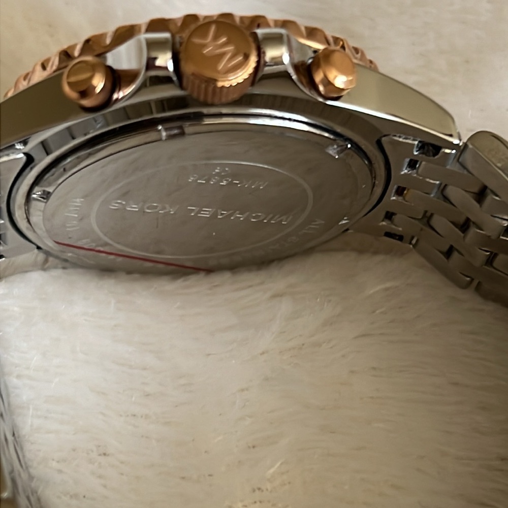 Michael Kors Everest tri-tone Chronograph silver dial watch MK 5876 - Picture 4 of 7